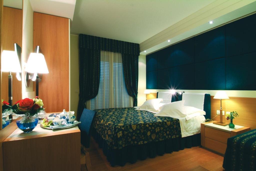 Aparthotel England Riccione Habitación foto